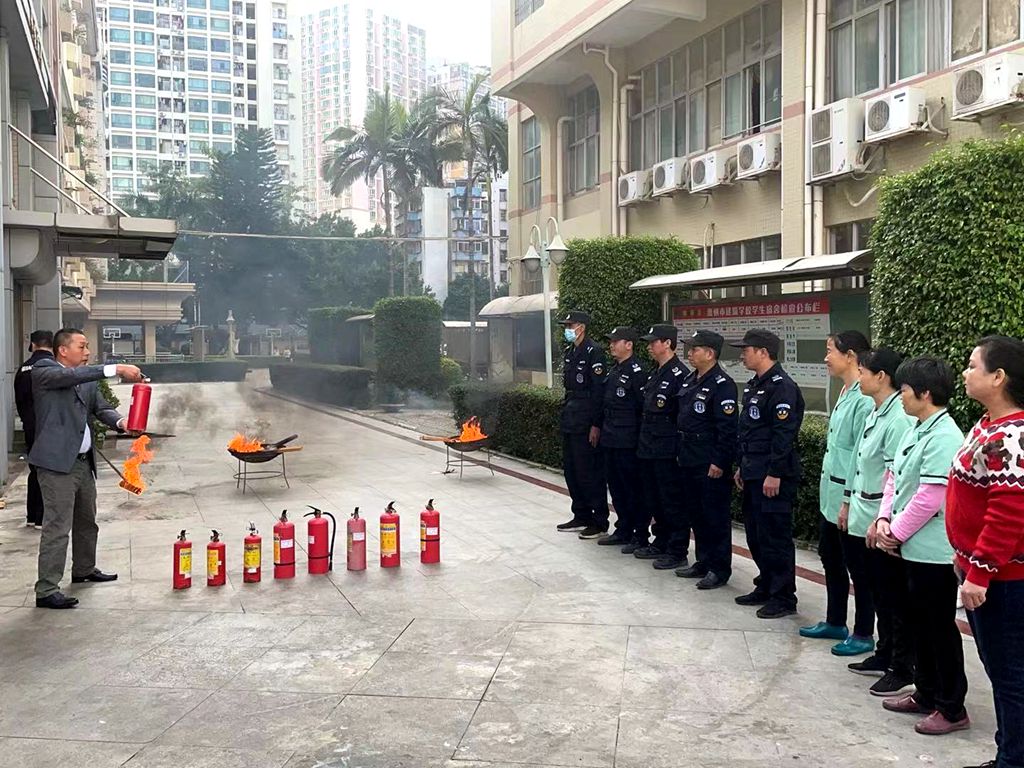灭火器实际操作.jpg